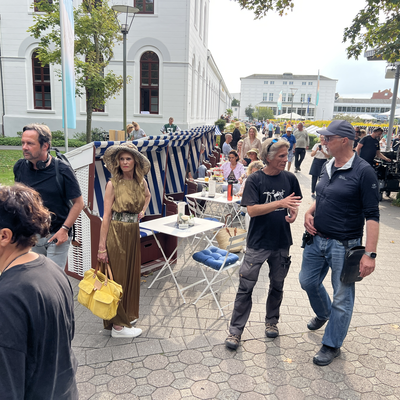 Film-Produktion für „Verhängnisvolle Leidenschaft“ am Conversationshaus von Norderney 2024