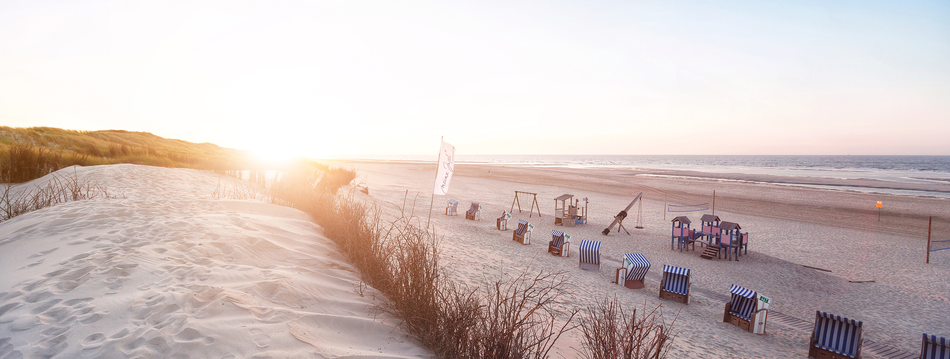 Sonnenaufgang über den Dünen Norderney